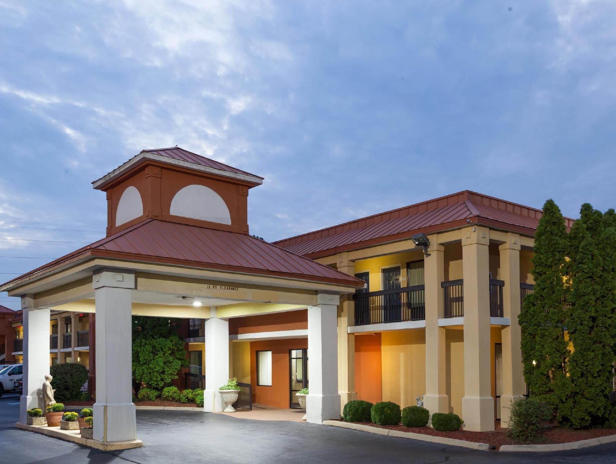 Baymont By Wyndham Covington Hotel Buitenkant foto