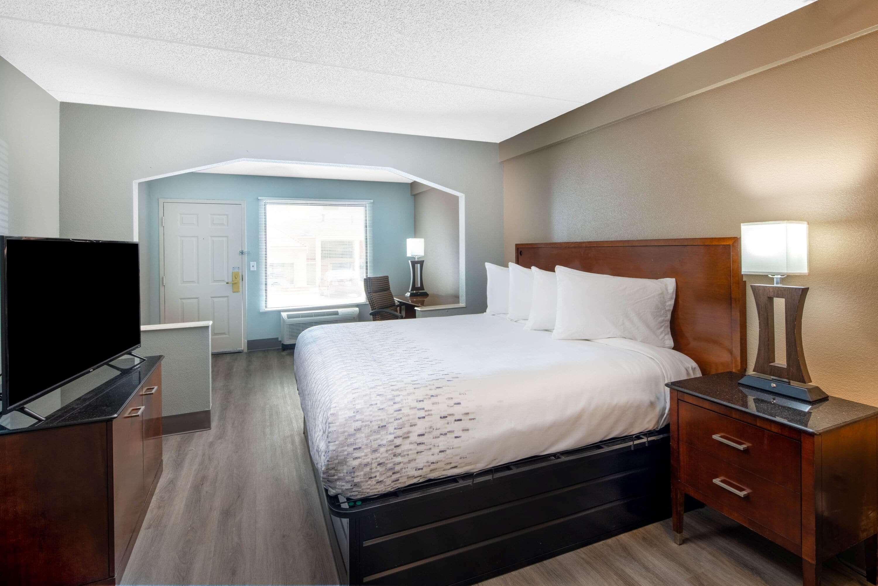 Baymont By Wyndham Covington Hotel Buitenkant foto