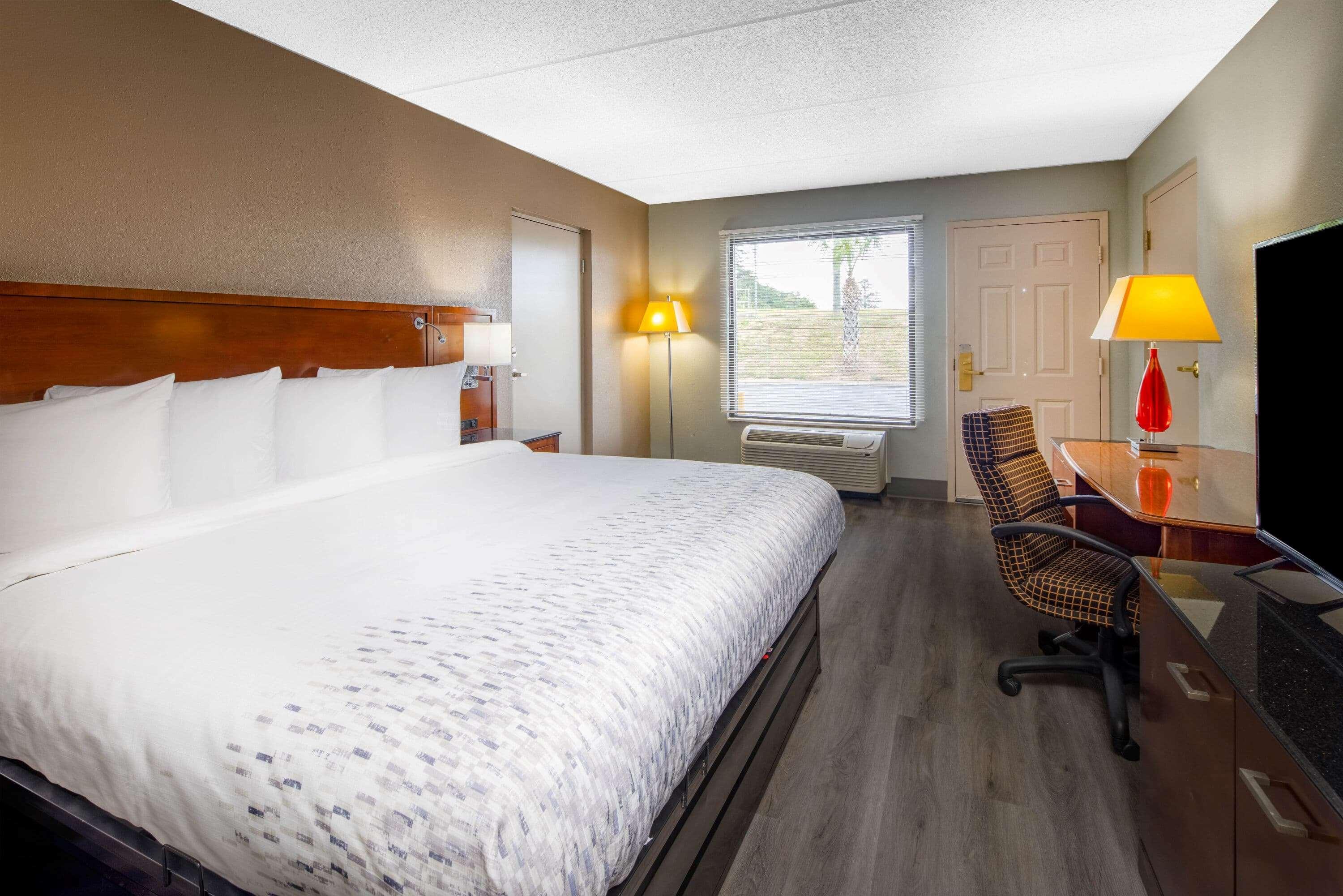Baymont By Wyndham Covington Hotel Buitenkant foto